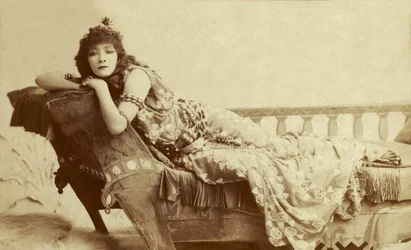 Porträt von Sarah Bernhardt als Cleopatra, 1891